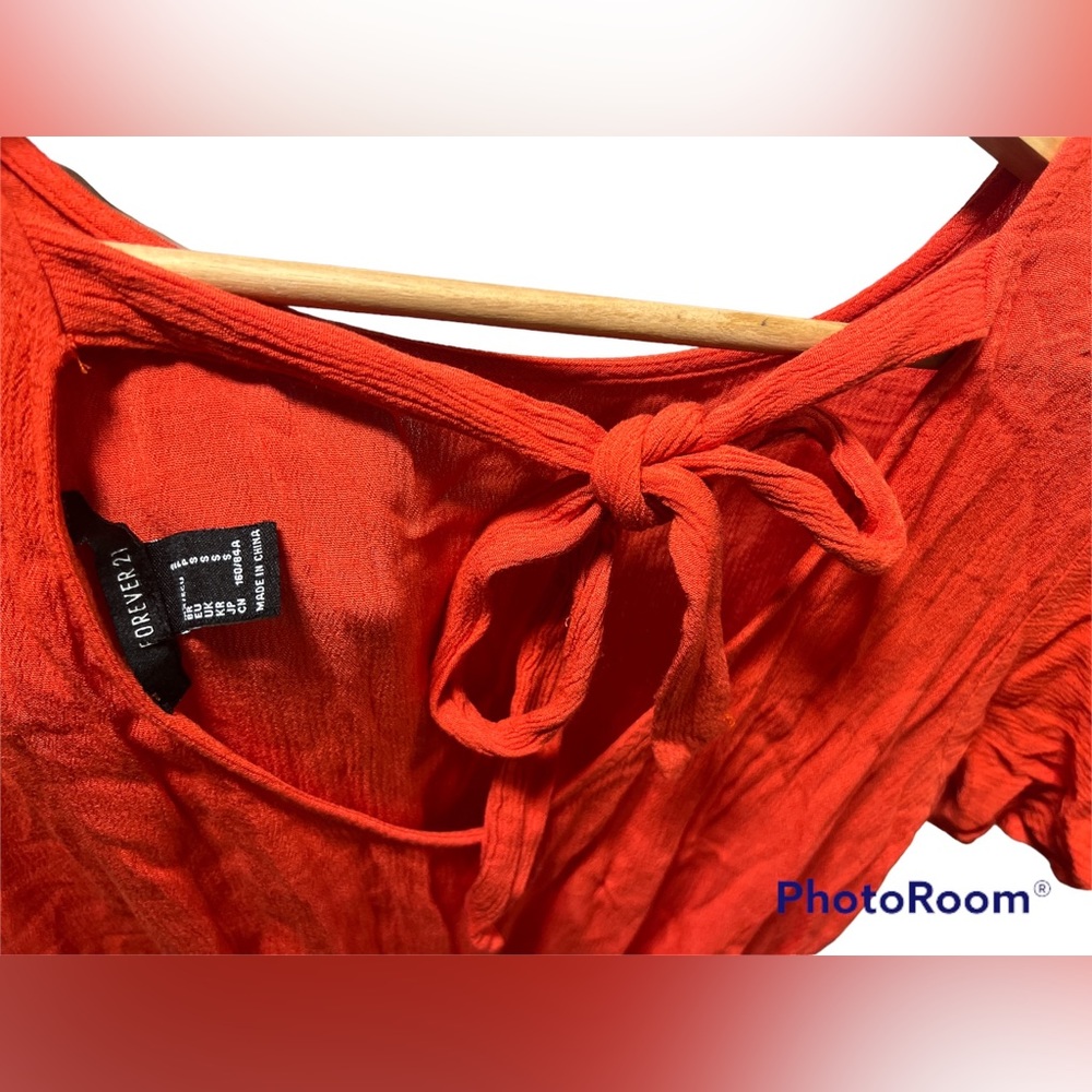 Red crop top - Picture 3 of 3